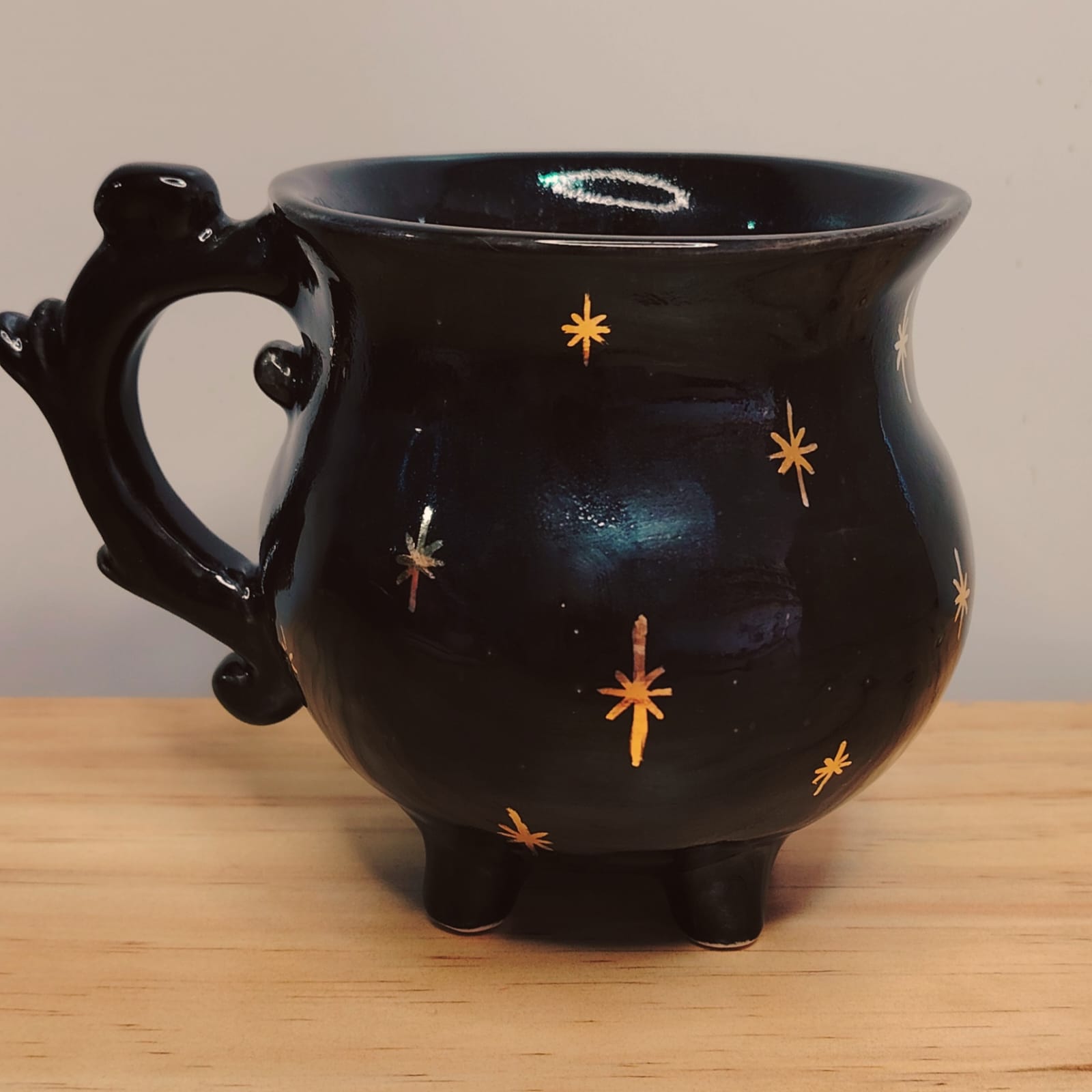 Caldero Bruja Estrellado con Oro