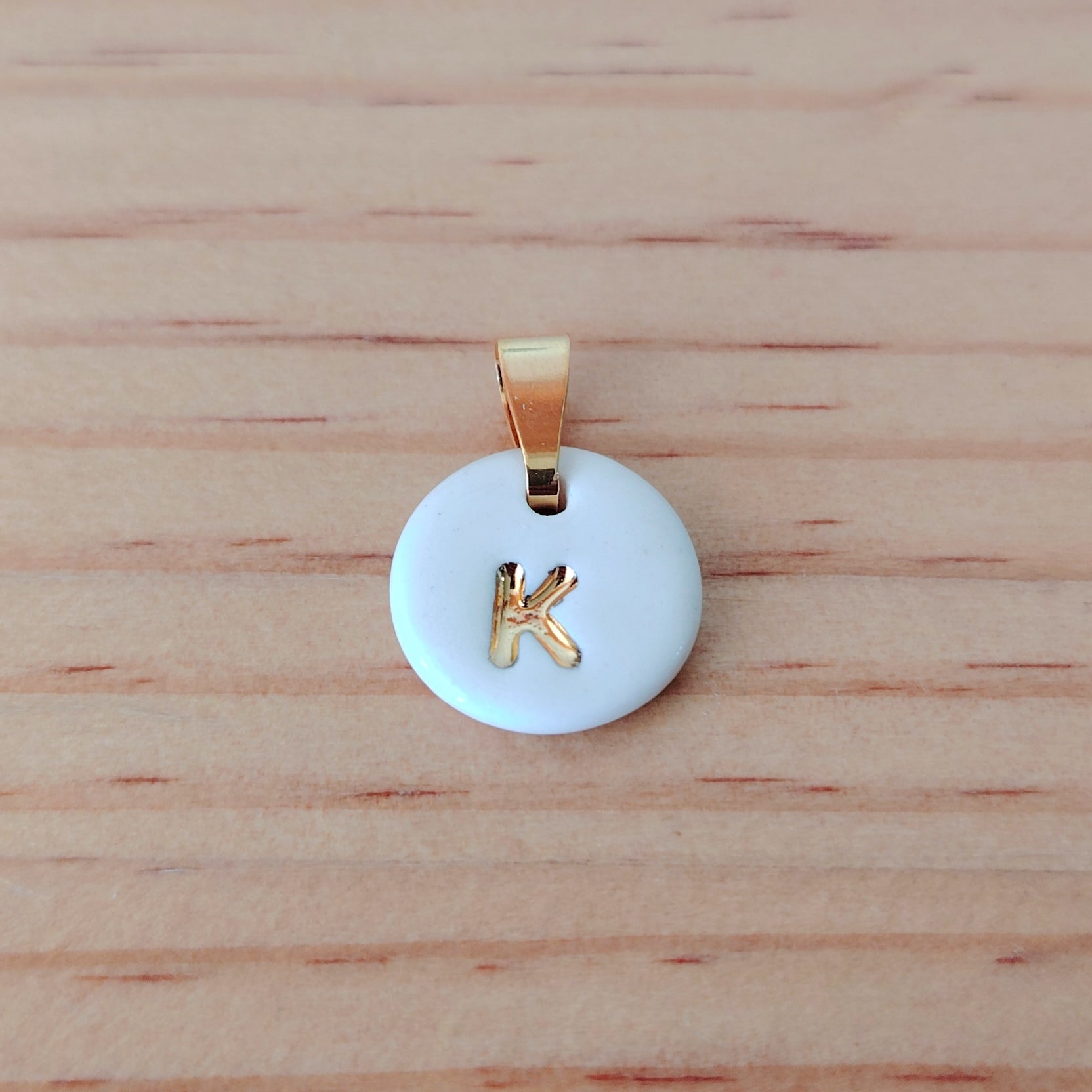 Dije Inicial Nombre de Cerámica con Oro 24k