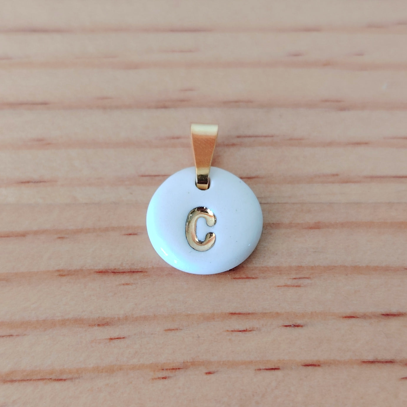 Dije Inicial Nombre de Cerámica con Oro 24k