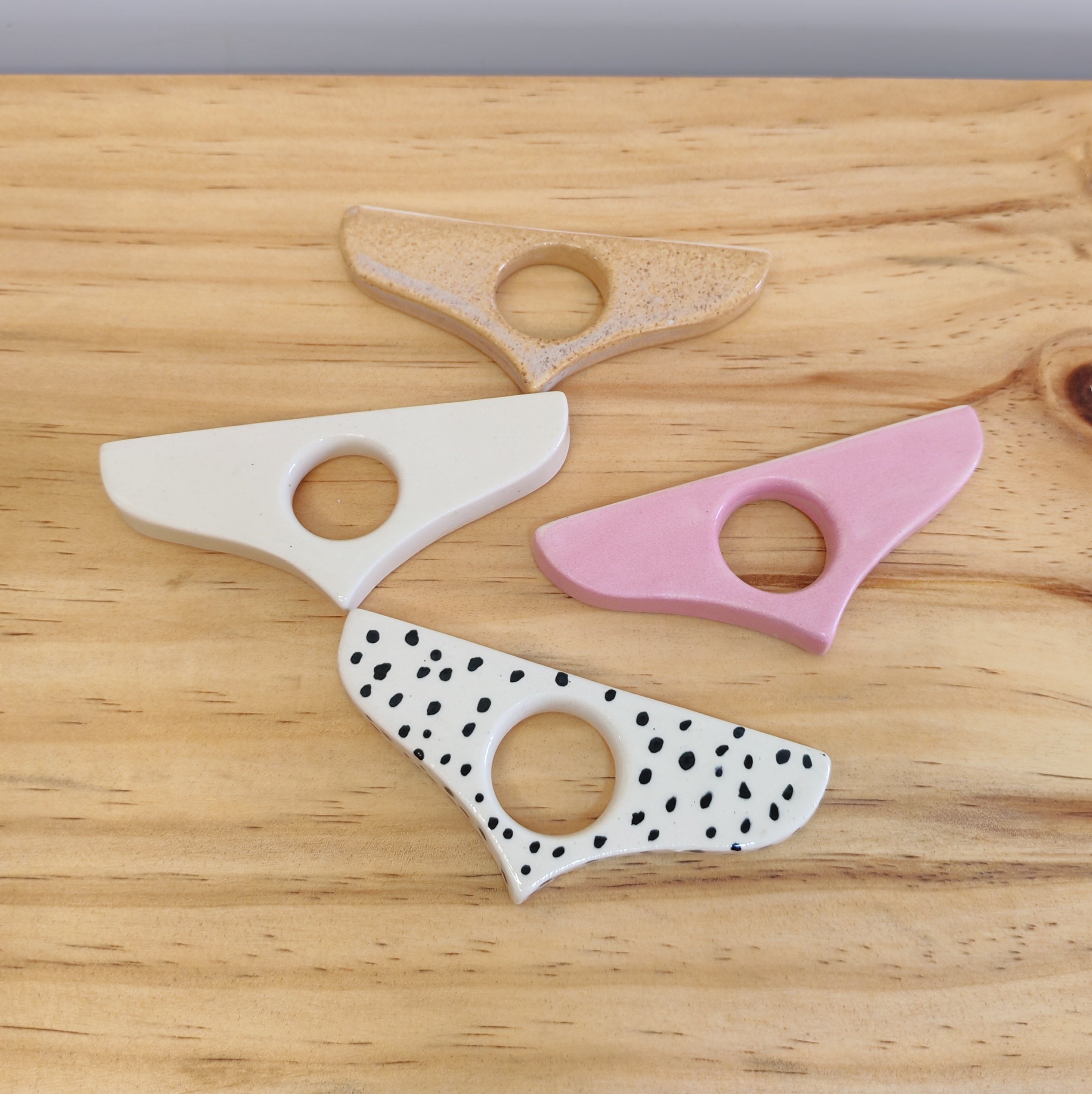 Anillo de Lectura o Abre Libros de Cerámica Tamaño 9,8cm