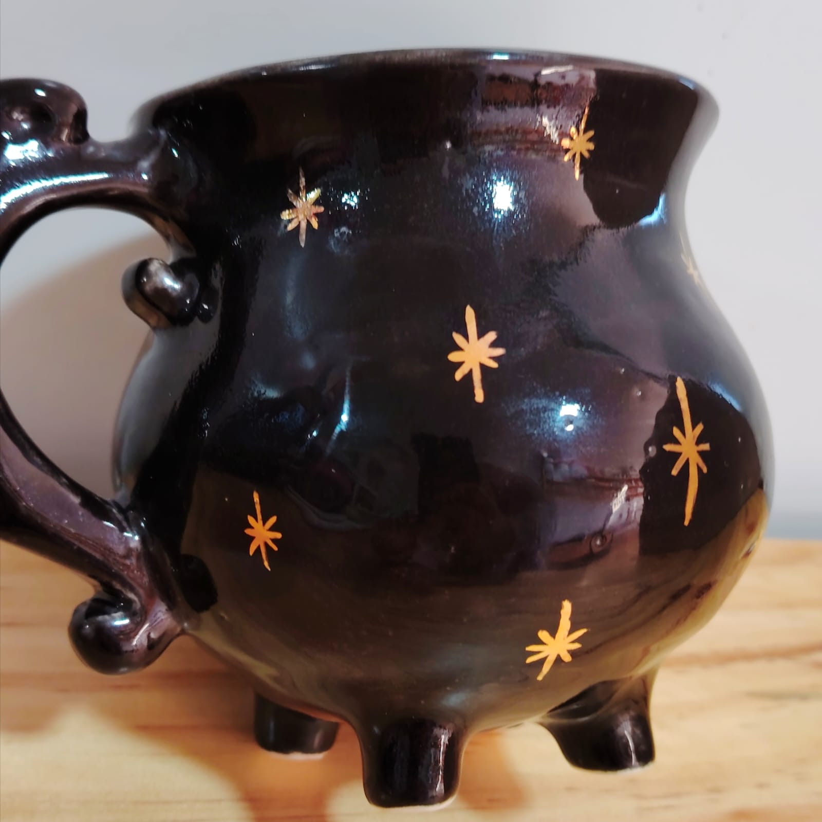 Caldero Bruja Estrellado con Oro