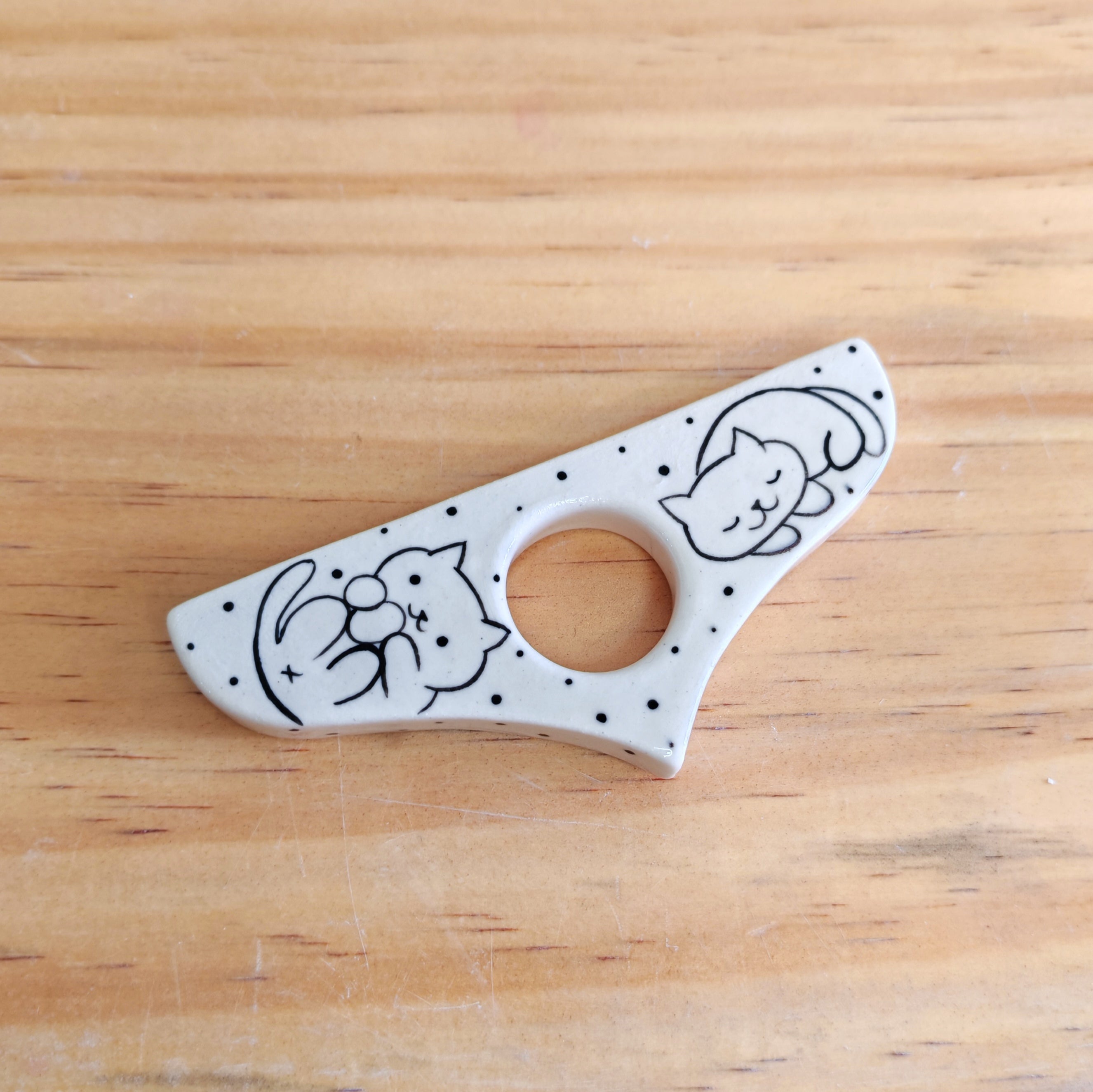 Anillo de Lectura o Abre Libros de Cerámica Tamaño 9,8cm