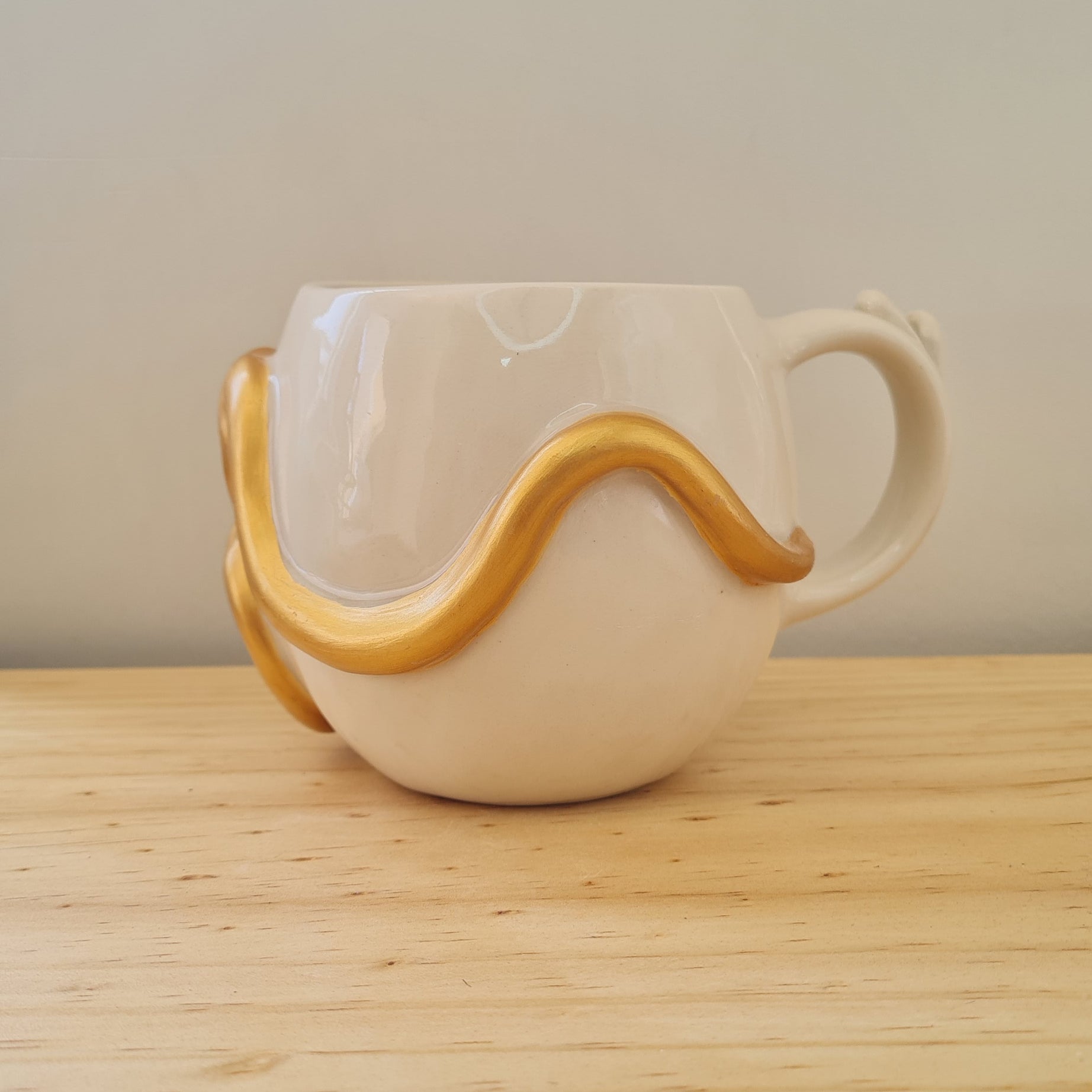 Taza Sol Serpiente Dorada